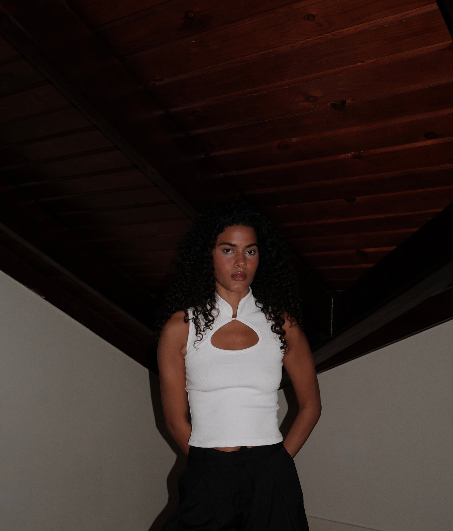 WHITE KYOTO CUTOUT TOP
