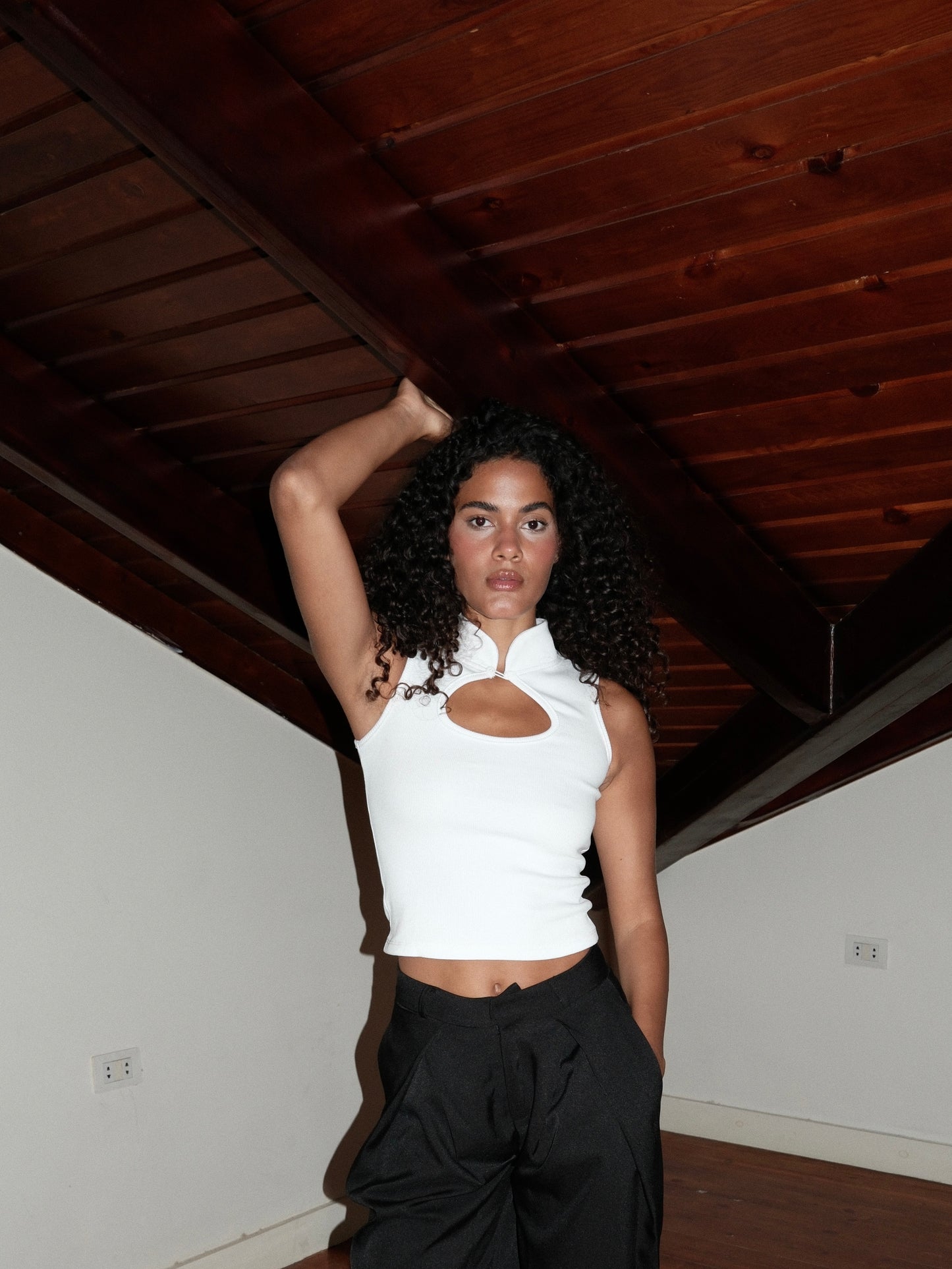 WHITE KYOTO CUTOUT TOP