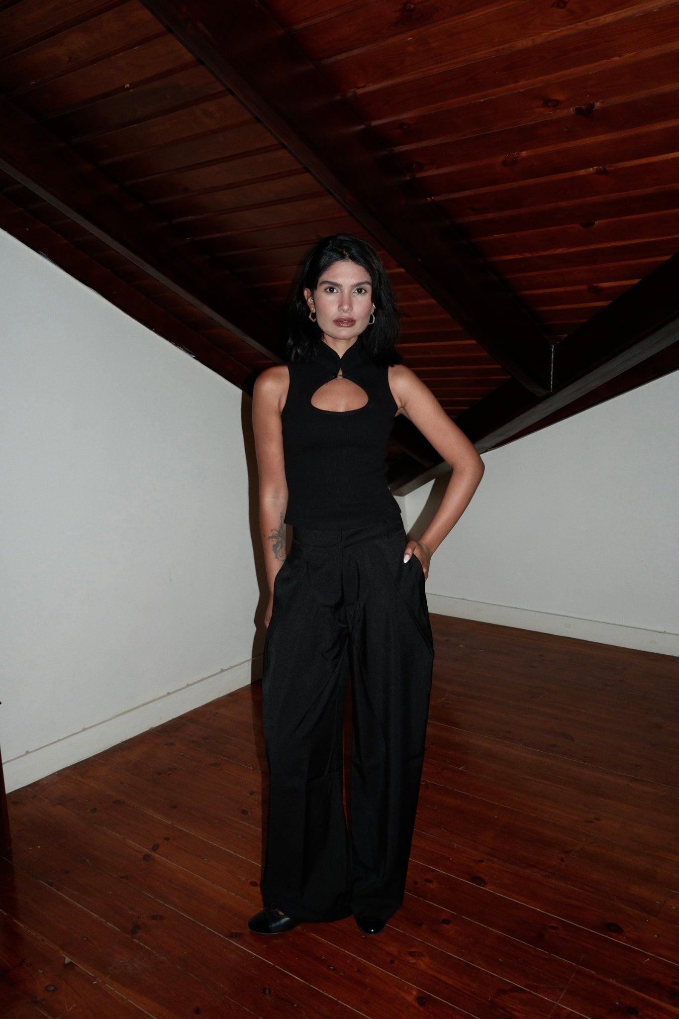 BLACK KYOTO CUTOUT TOP